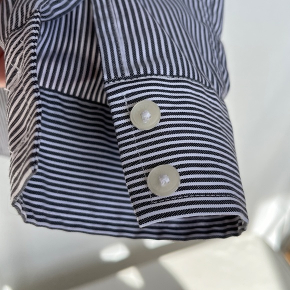 Jones New York (M) 100% cotton, no-iron, button-up shirt, perfect condition. - Picture 4 of 12